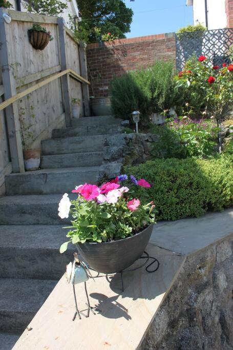 Hideaway Between Coast And Moors In A Beautiful Village Apartment Sleights エクステリア 写真